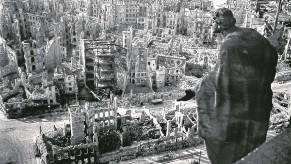VERGESST NIEMALS DRESDEN! der Bomben-Holocaust auch als Höllensturm bekannt